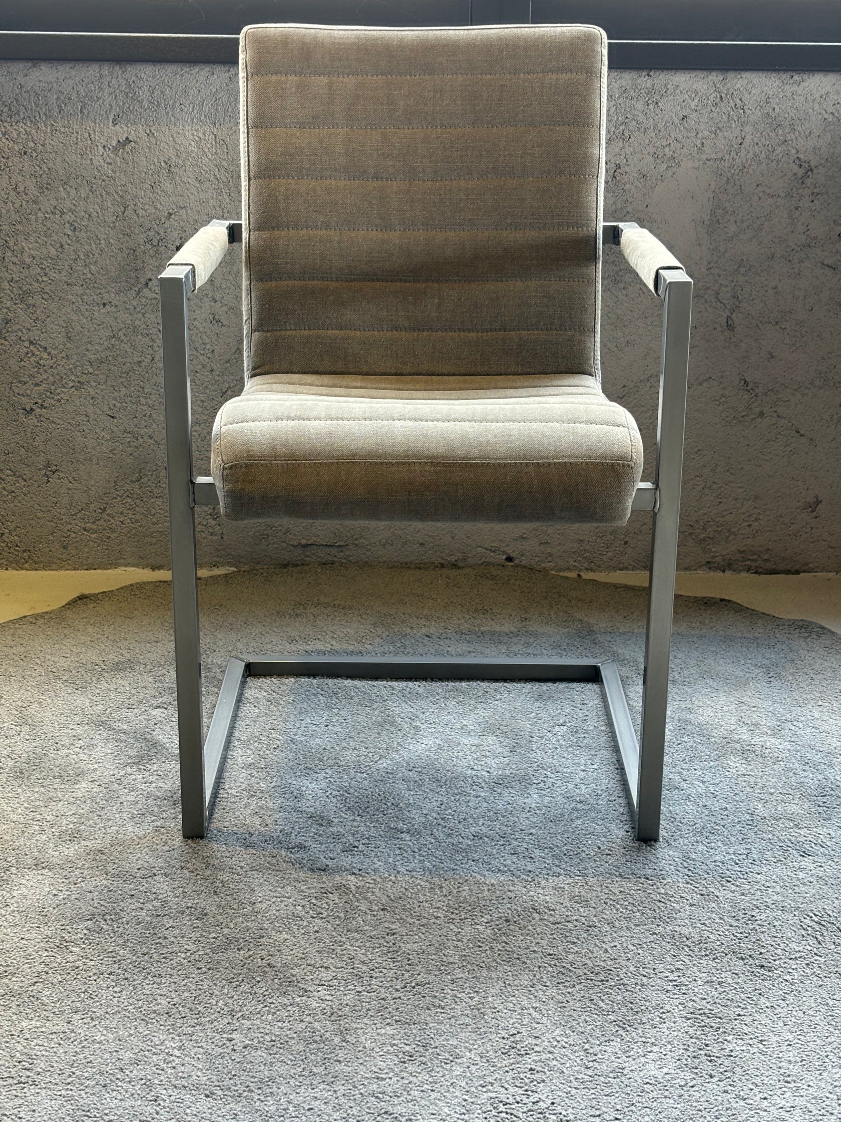 Scaun Sabina E - pe stoc de vanzare