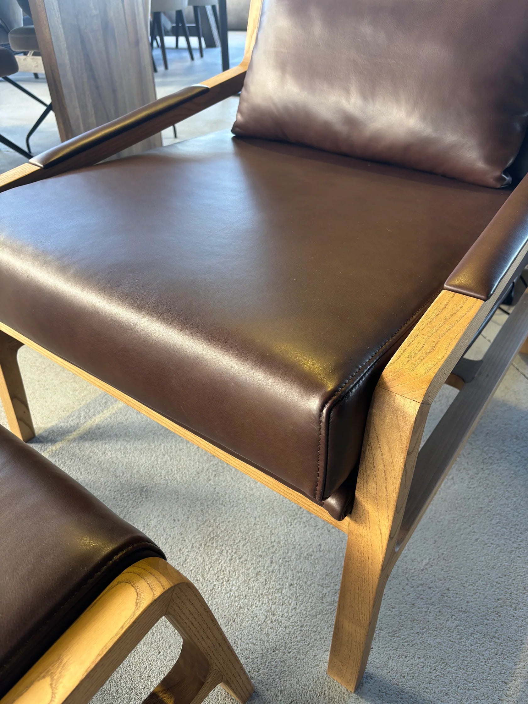 Fotoliu Ultra - disponibil pe stoc